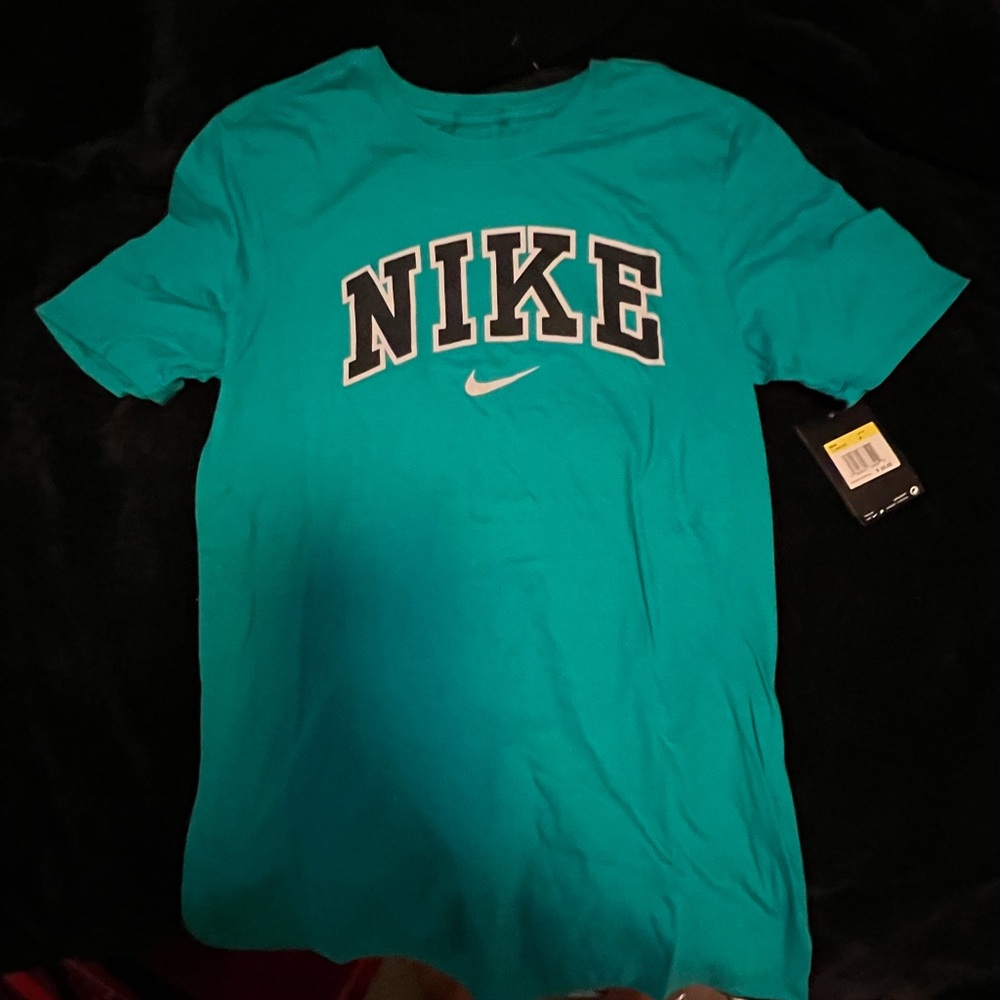 NWT Nike Tee